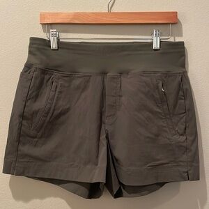 Athleta Trekkie North Short, Size 8